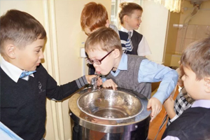 Всероссийский опрос выявил проблемы с доступностью питьевой воды в школах