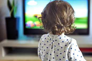 Эксперты Роспотребнадзора объяснили, как детям следует смотреть телевизор